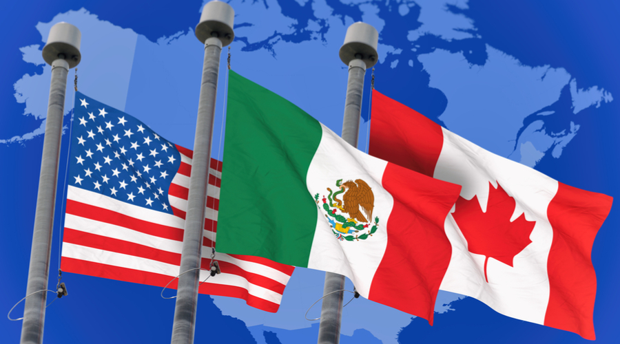 Banderas de México, Estados Unidos y Canadá.