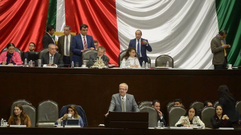 Carlos Urzúa ante el Congreso