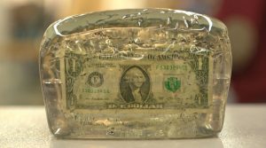 El SAT le congeló sus cuentas a Enrique Guzmán