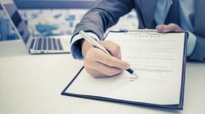 Señalan posible tráfico de influencias en adjudicación de contratos del SAT