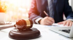 SAT podría embargar cuentas de terceros relacionados con factureras